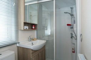 Jun-shower-web